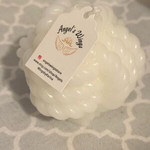 White Decorative Knot Candle